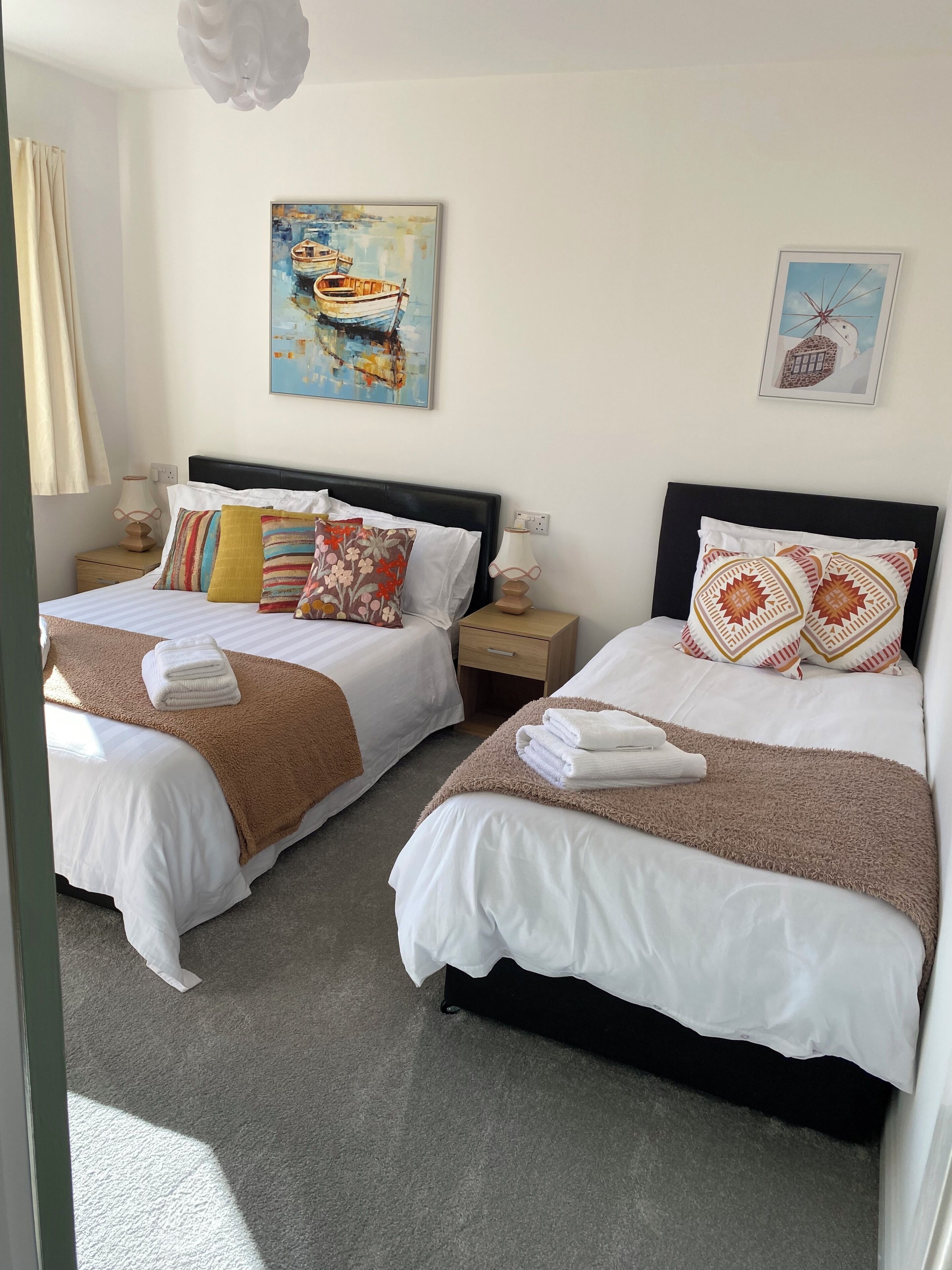 2 bedrooms, iron/ironing board, travel cot, free WiFi