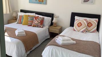 2 bedrooms, iron/ironing board, travel cot, free WiFi