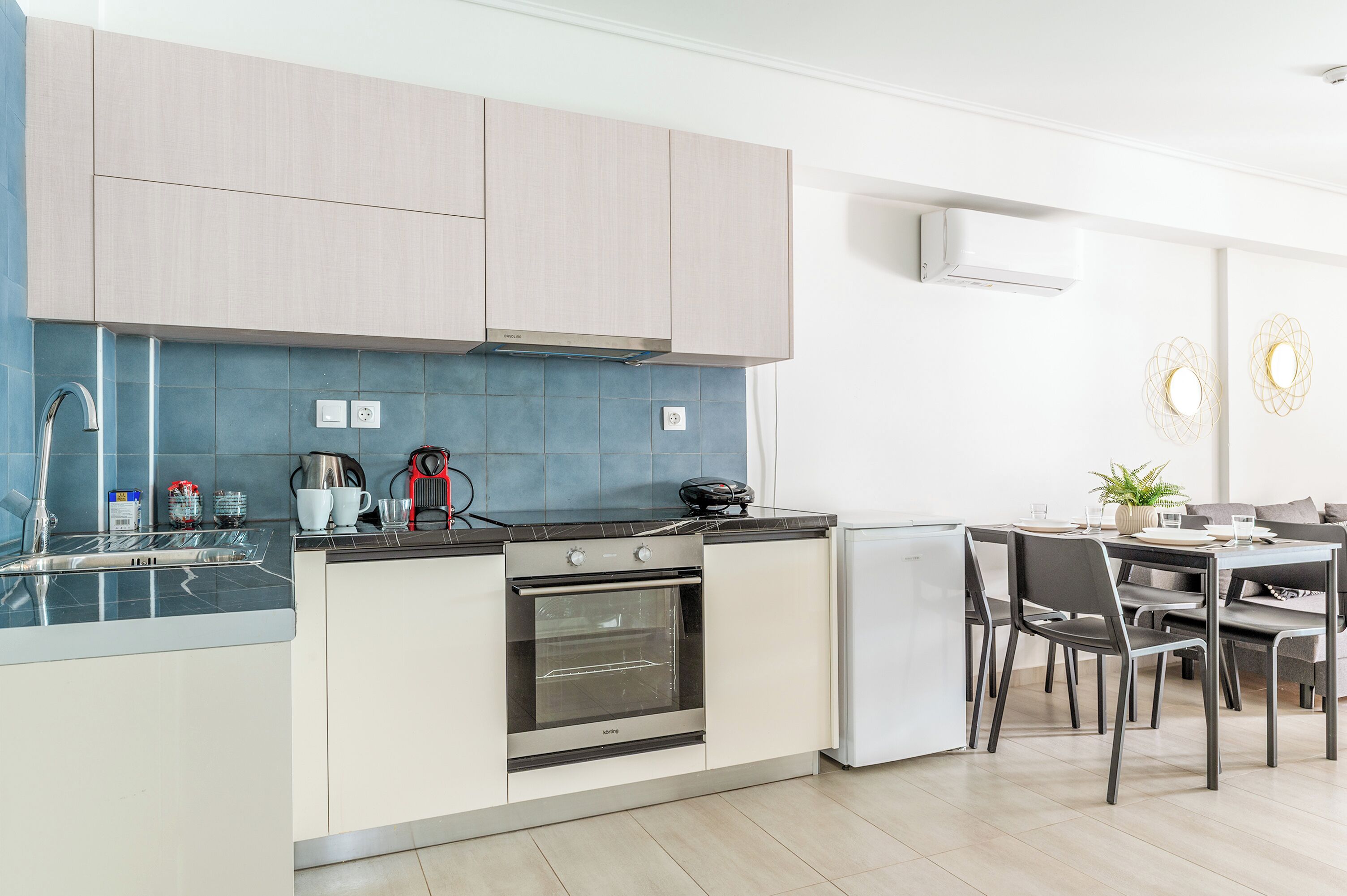 Comfort-Apartment, Stadtblick | Eigene Küche | Ofen, Herdplatte, Kochgeschirr/Geschirr/Besteck