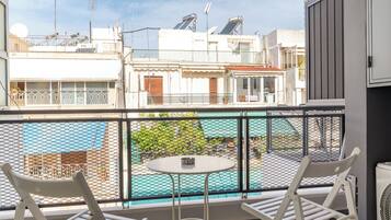 Comfort Studio, City View | Property grounds
