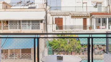 Comfort Studio, City View | Property grounds