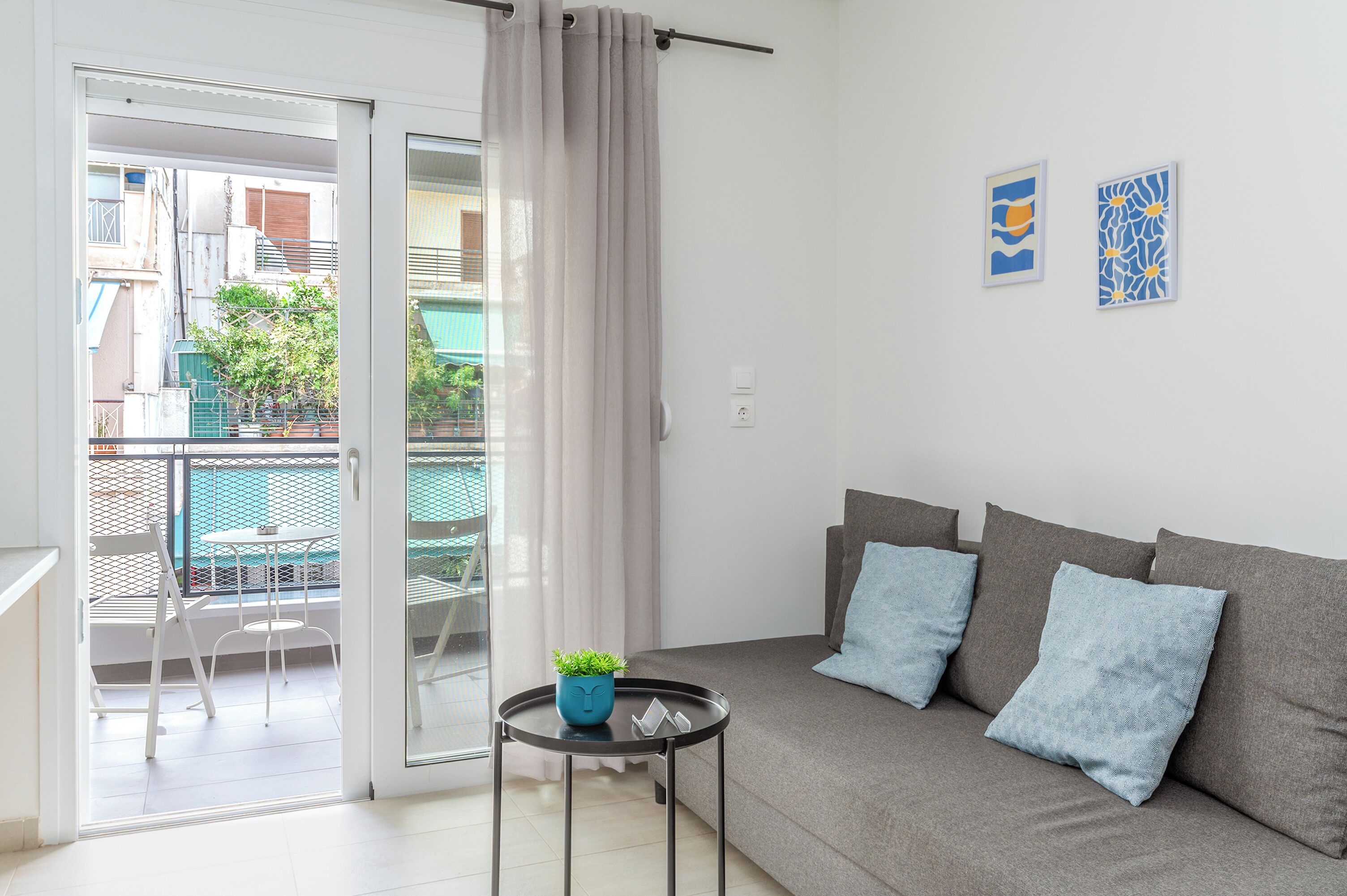 Comfort Studio, City View | Living area