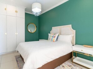 Luxury Apartment, 3 Bedrooms, Patio, Garden View