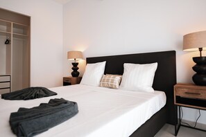 Iron/ironing board, free WiFi - The Breeze -Blue Bay Golf & Beach Resort (Sint Michiel)