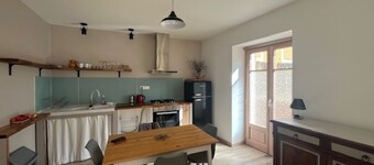 A stone's throw from the CENTRE: ALL-CONVENIENCE APARTMENT WITH CLOSE CONVENIENCES!