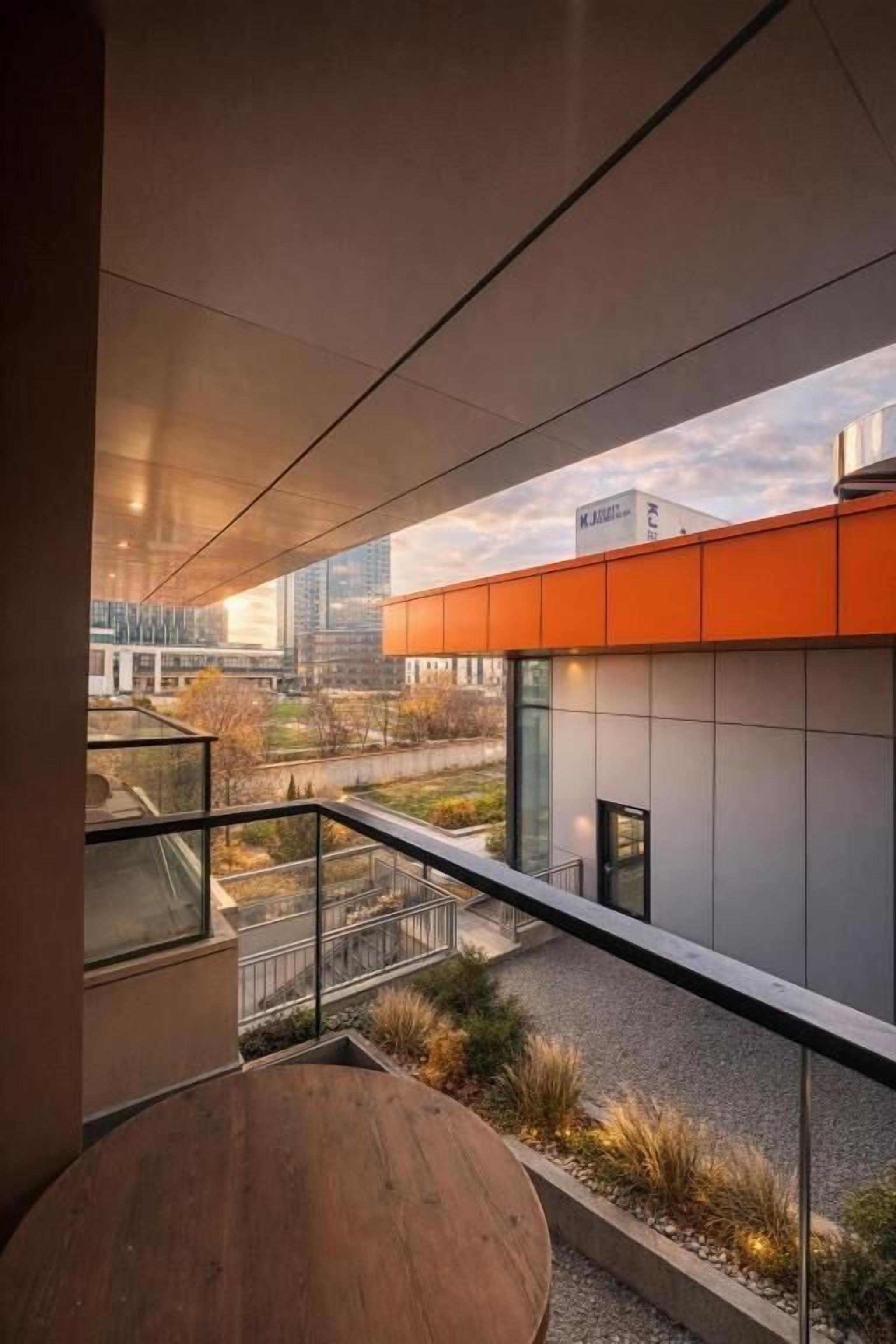 Appartement supérieur, balcon, vue sur la ville | Terrain de l’hébergement 