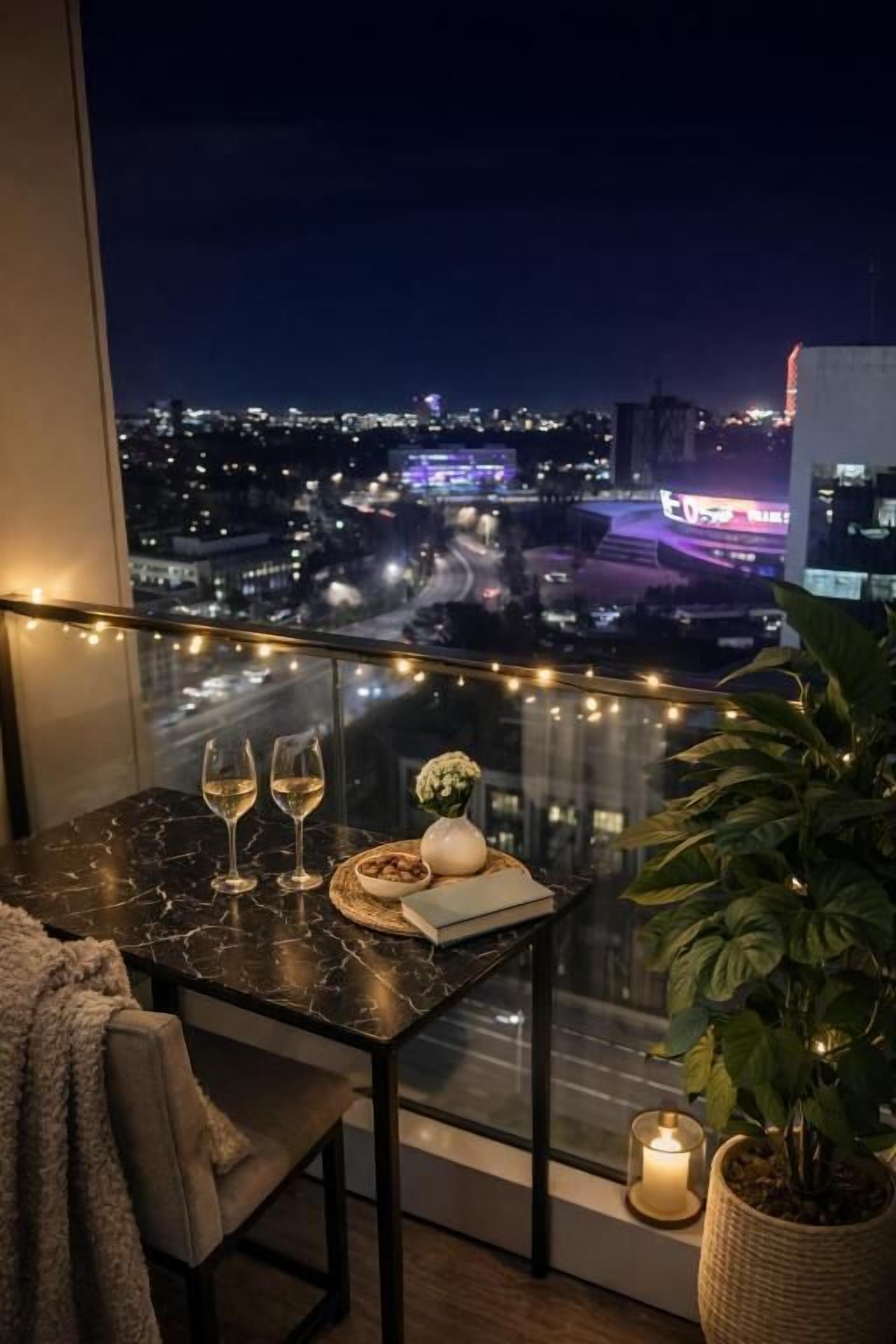 Comfort Apartment, Balcony, City View | Outdoor dining