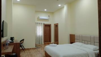 Luxury Double Room, City View | Wi-fi percuma