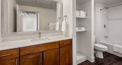 Landing Amazing 1BD in Northwest Side