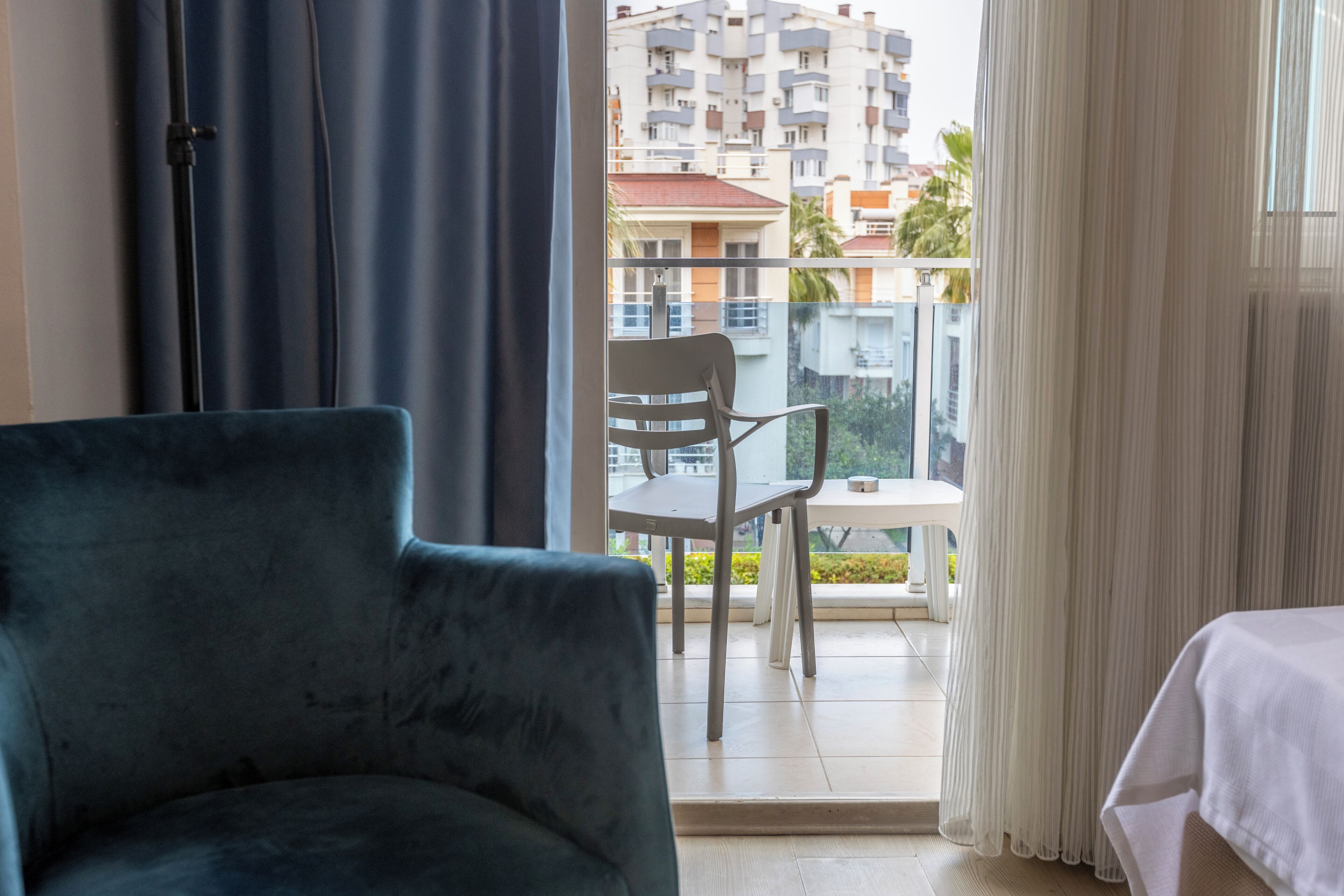 Standard Room, Balcony, City View | Interior