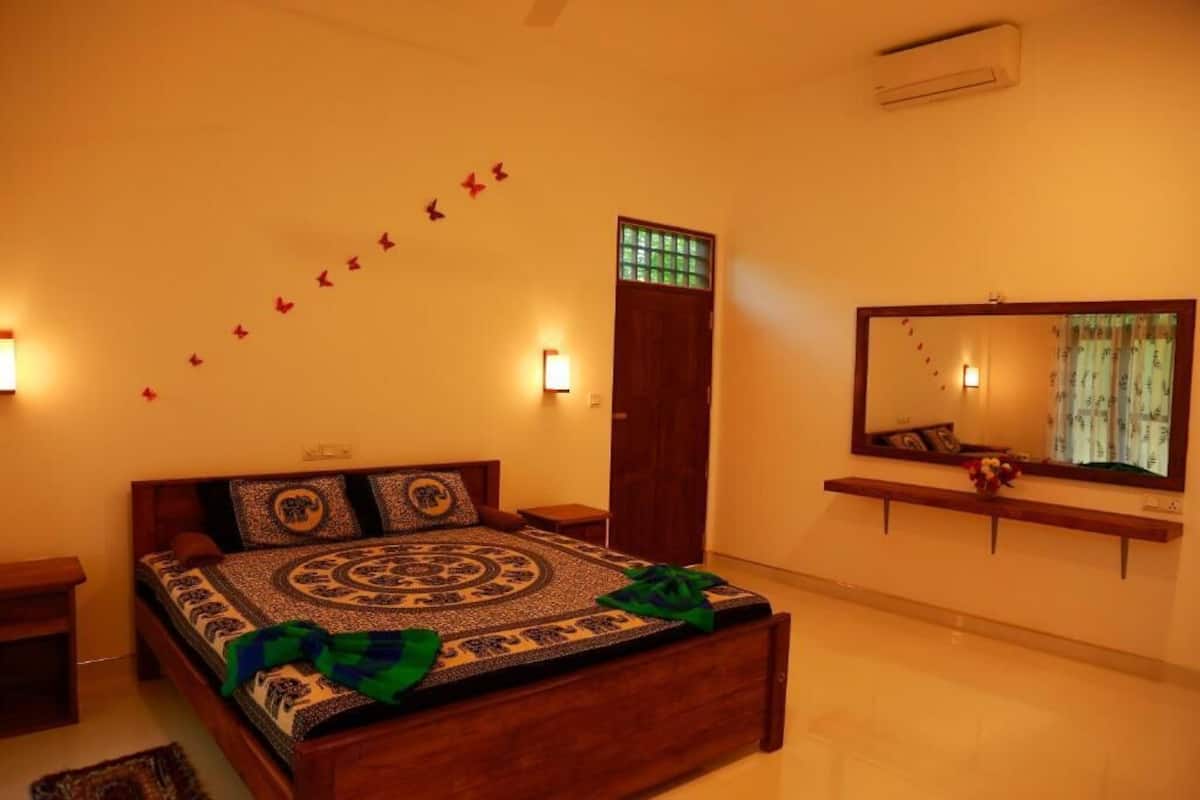 Deluxe Villa, Balcony, Garden View | In-room safe, soundproofing, iron/ironing board, free WiFi