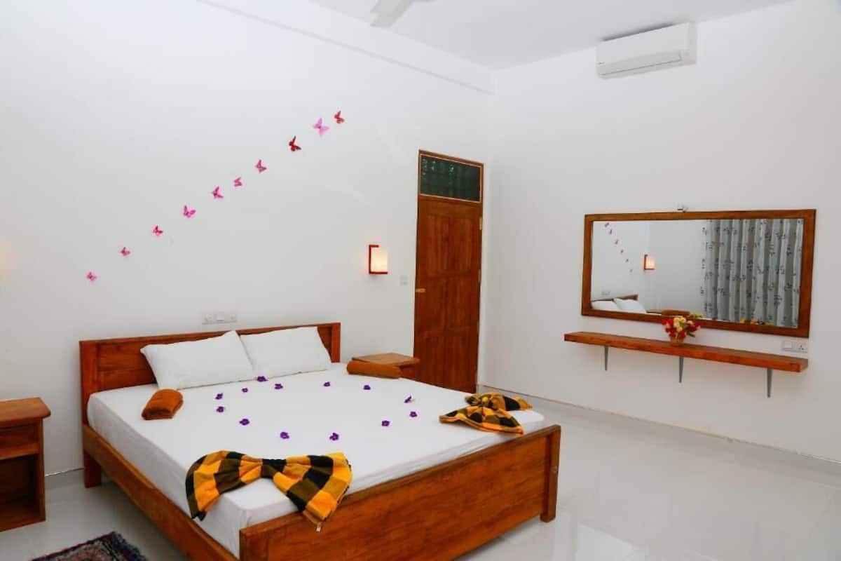 Deluxe Villa, Balcony, Garden View | In-room safe, soundproofing, iron/ironing board, free WiFi