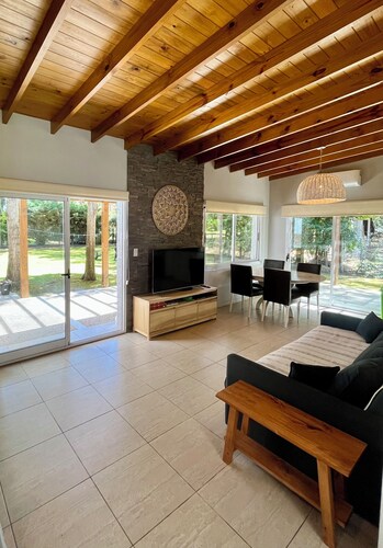 Casa "De Los Titanes" I Ideal for Families I Ayres del Bosque Accommodations