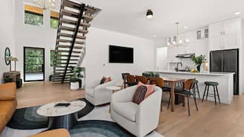 TV, fireplace, offices