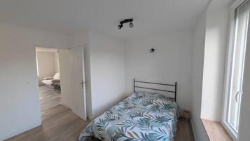 1 bedroom, free WiFi, bed sheets