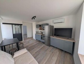 Living area - Vrbo Property (Ardentes)