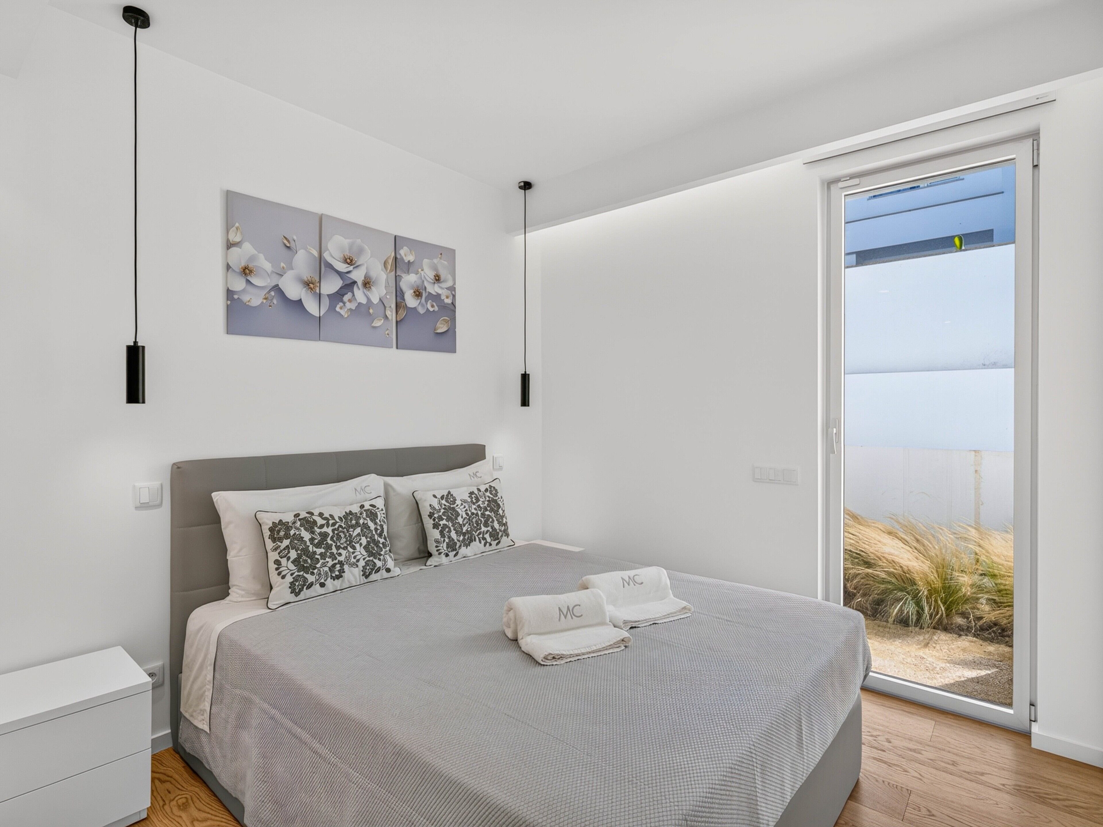 2 quartos, ferros/tábuas de passar roupa, Wi-Fi, roupa de cama