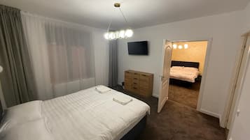 Iron/ironing board, WiFi, bed sheets