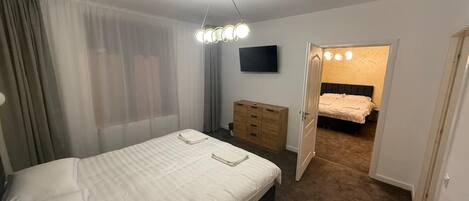 Iron/ironing board, WiFi, bed sheets