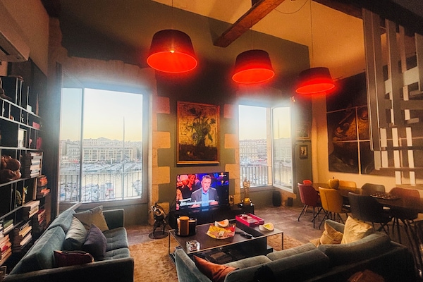 TV, books