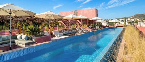 Hotel Pool