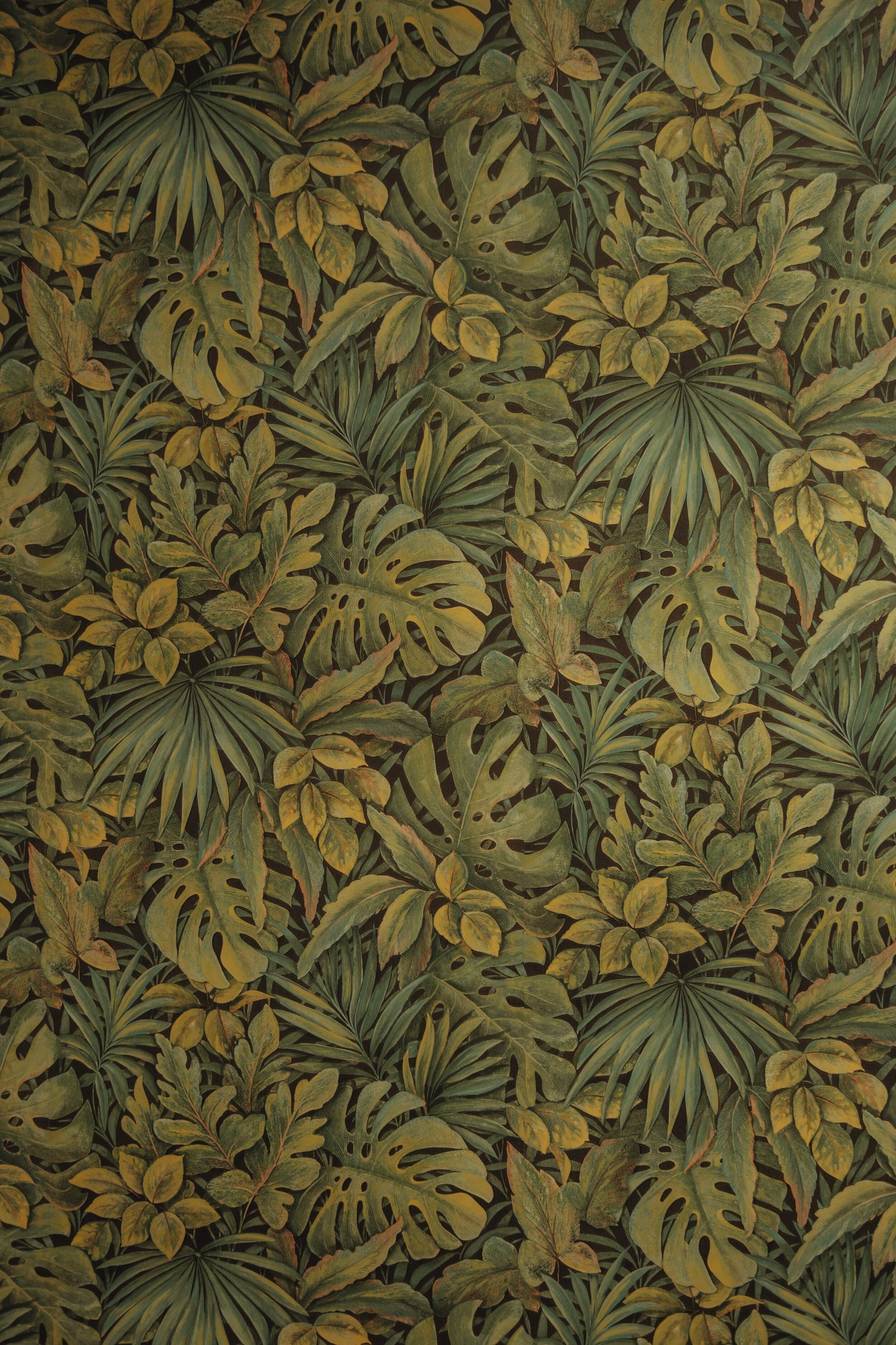 A pattern of tropical foliage.