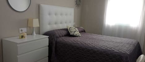 Iron/ironing board, WiFi, bed sheets