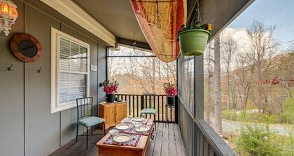 Relaxing Smoky Mountain Woodland Retreat