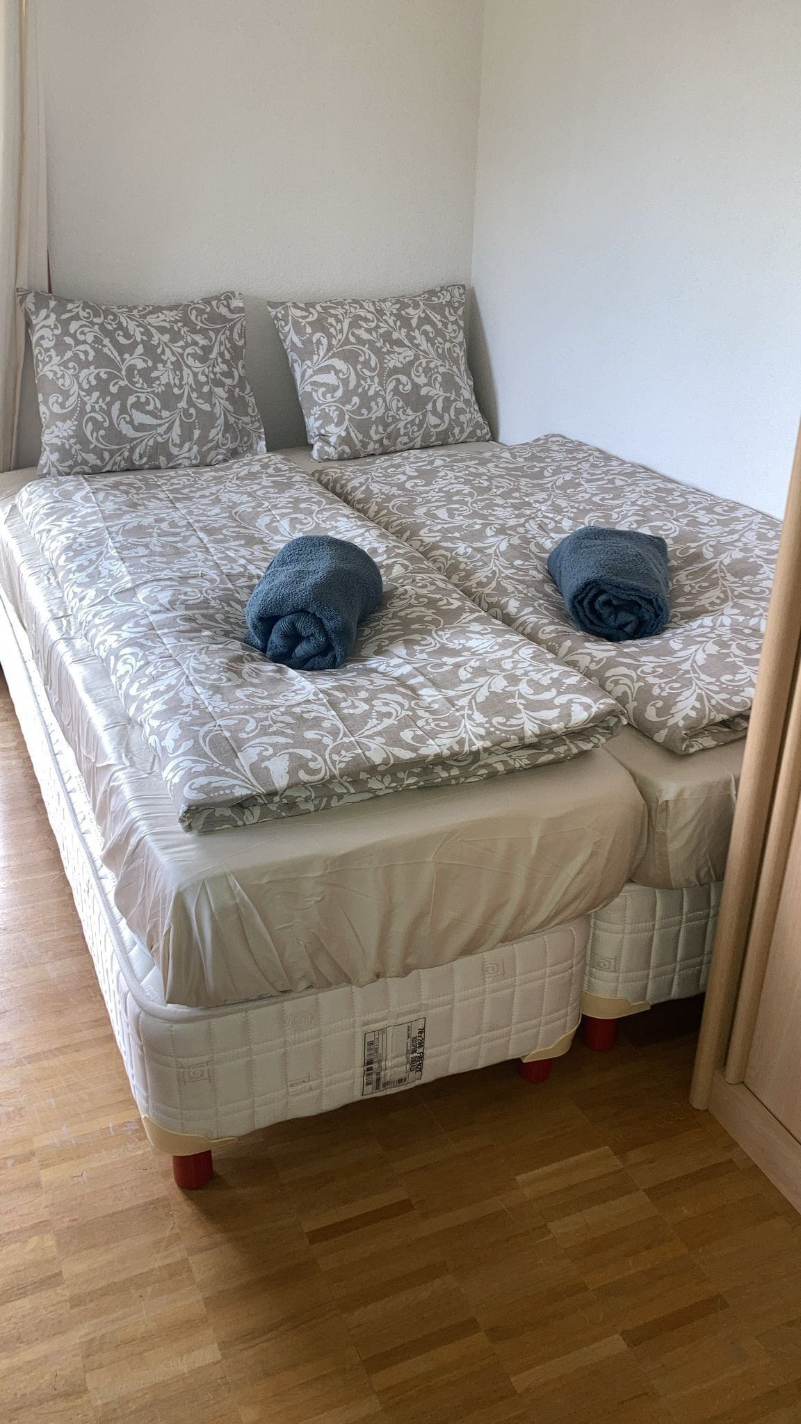 3 chambres, fer et planche à repasser, lit parapluie, Wi-Fi gratuit