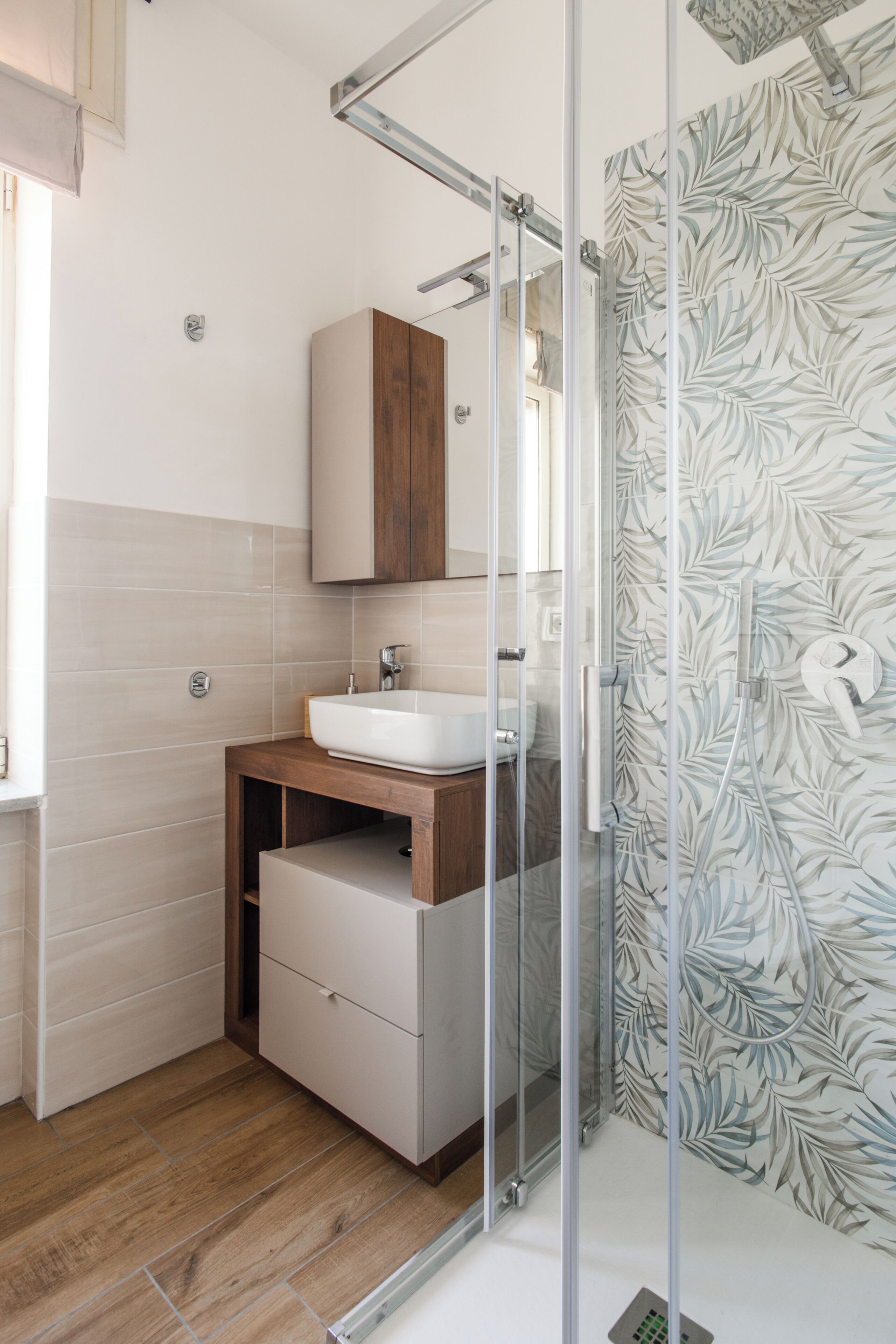Comfort Double Room, City View | Bathroom | Shower, hair dryer, towels, soap