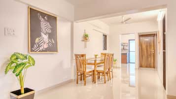 Departamento de lujo, balcón, vista a la ciudad | Restaurantes