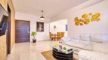 Luxury Apartment, Balcony, City View | Living area