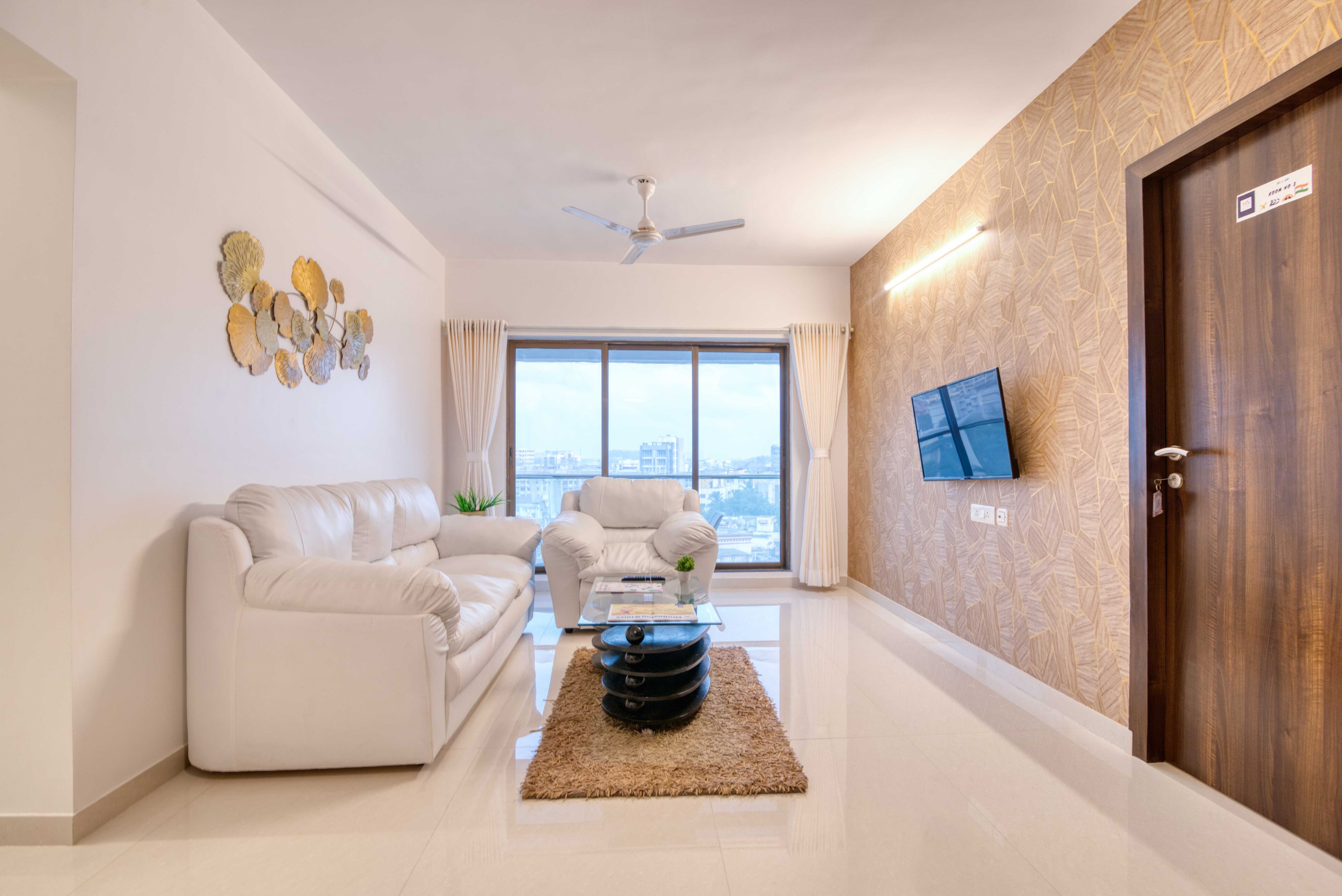Luxury Apartment, Balcony, City View | Living area