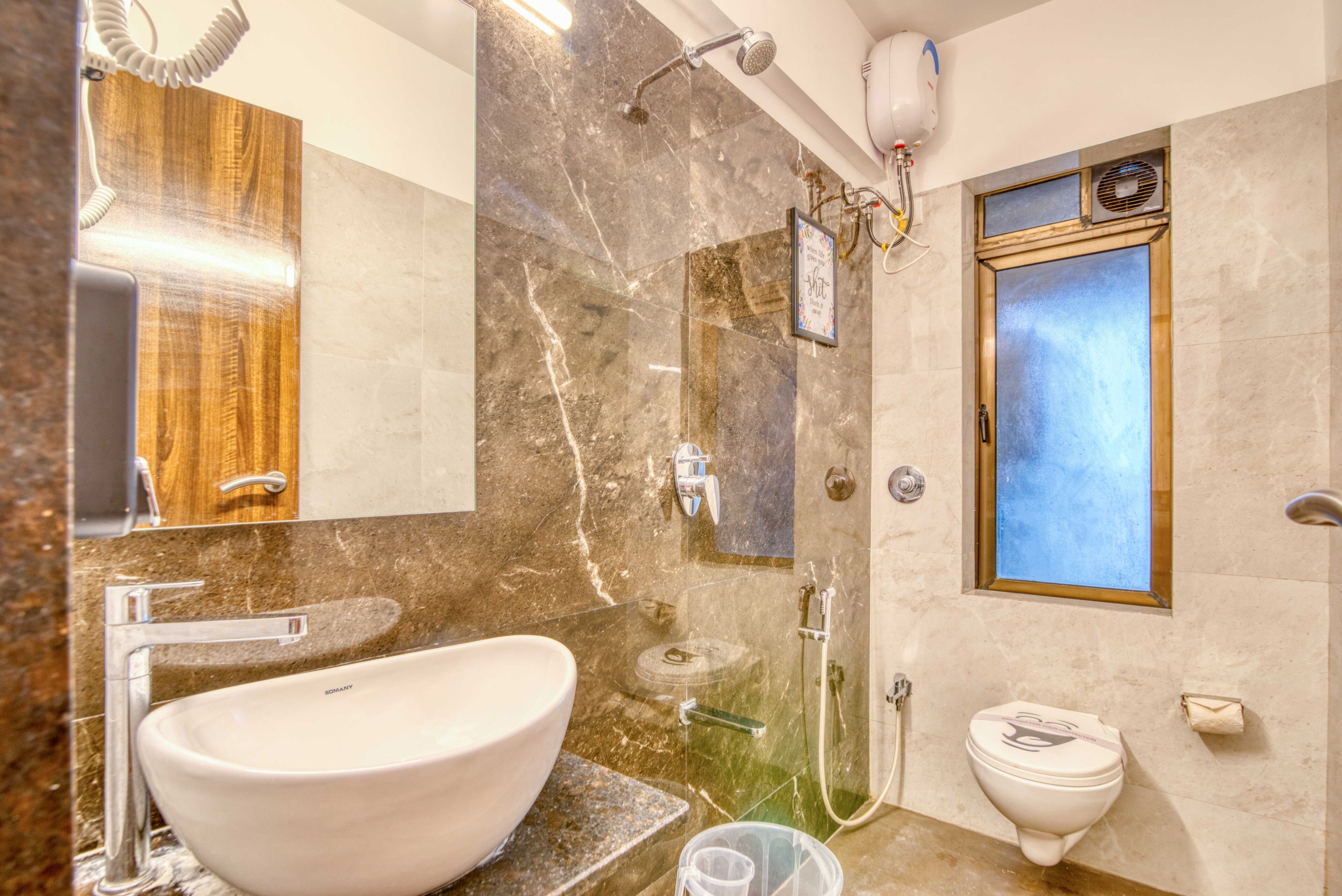 Luxury Apartment, Balcony, City View | Bathroom | Shower, free toiletries, hair dryer, slippers