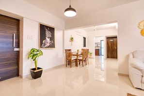Căn hộ Cao cấp, ban công, quang cảnh thành phố | Nội thất