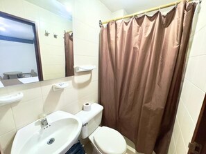 Phòng đôi Deluxe, quang cảnh thành phố | Phòng tắm