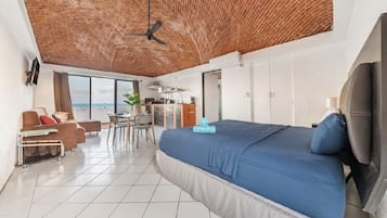 1 bedroom, iron/ironing board, WiFi (free), bed sheets