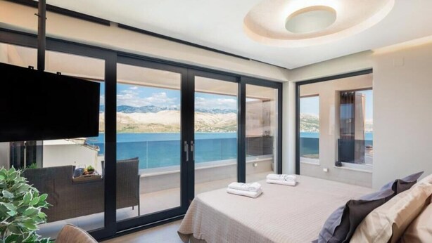 7 bedrooms, iron/ironing board, WiFi, bed sheets - Villa Emma (Pag)