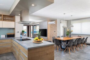 Dining - Villa Emma (Pag)