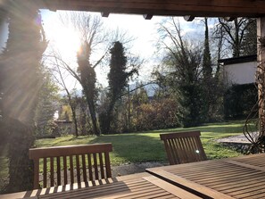Outdoor dining - Villa Plemelj - All 4 Apartments - sleeps 8 guests  in 4 bedrooms (Bled)