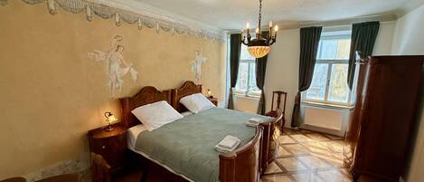 8 Schlafzimmer, kostenloses WLAN, Bettwäsche