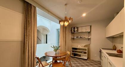 Mini-Teater Suites - Suite 4 - sleeps 2 guests in 1 bedroom