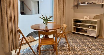 Mini-Teater Suites - Suite 5 - sleeps 2 guests in 1 bedroom
