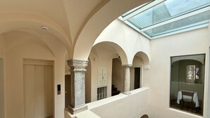 Unclassified image, 4 of 12, button - Mini-Teater Suites - Apartment 1  - sleeps 3 guests  in 1 bedroom (Ljubljana)