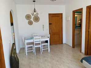 Dining - Torrevieja apartment next to the beach (Torrevieja)