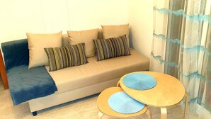 Living area - Torrevieja apartment next to the beach (Torrevieja)