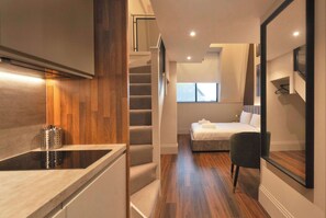 2 bedrooms, iron/ironing board, WiFi, bed sheets - Mezzanine Studio in Central Hastings Near Beach (Hastings)
