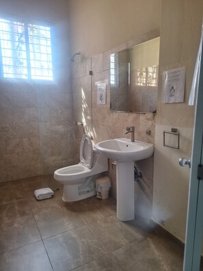 Handtücher, Seife, Toilettenpapier