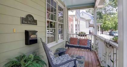 3-bedroom cottage in charming Savannah with private parking!