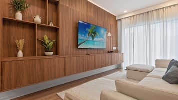 Smart TV, video games
